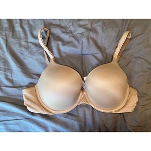 Victoria’s Secret Push Up Full Coverage Bra